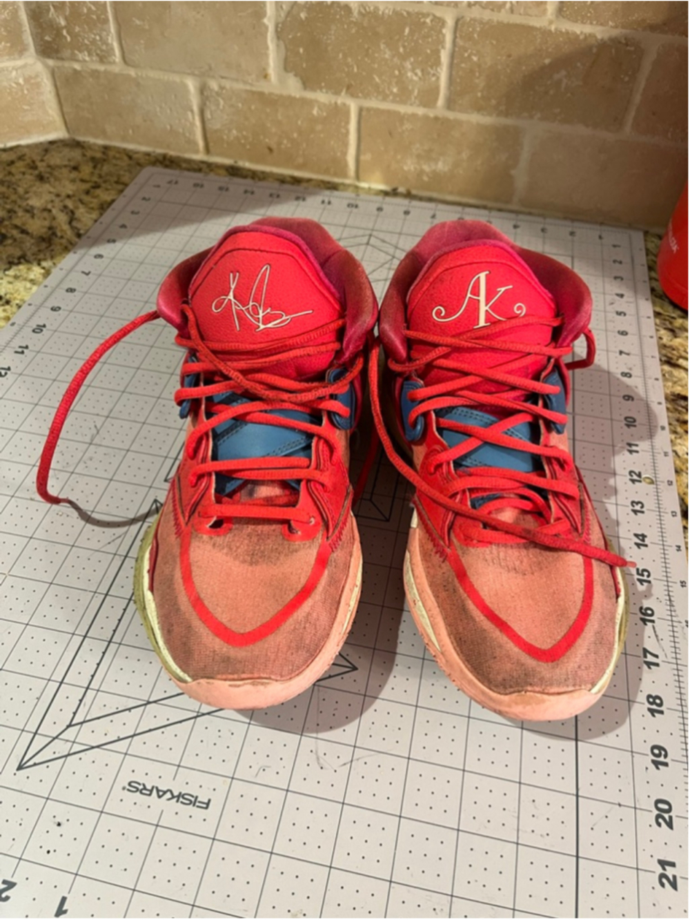 Women's Nike Kyrie Flytrap 5 Red Blue Athletic Shoes 9.5